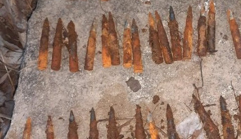 V rybníku v Telči bylo nalezeno třicet kusů pěchotní munice. Postaral se o ni pyrotechnik 