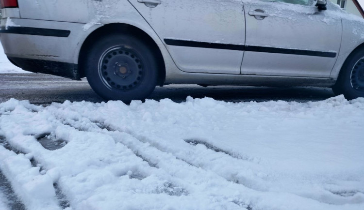 Bílá sobota přinesla novou sněhovou nadílku. Podle policie je na vysočinských silnicích klidná situace