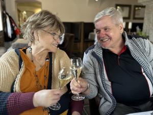 VIDEO: Zážitky a optimismus až do konce. Sanitka přání splnila sen Jarce, klientce paliativní péče v Pelhřimově