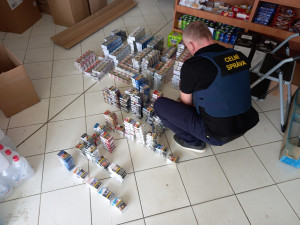 FOTO: Celníci z Vysočiny zajistili skoro 25 tisíc cigaret bez platné tabákové nálepky. Nejvíc ze všech úřadů