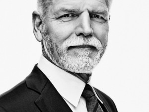 Prezident Pavel představil oficiální portrét, stylista na něm našel chyby