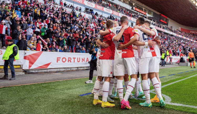 Slavia rozdrtila Bohemians 6:0, čtyři góly vstřelil Jurečka