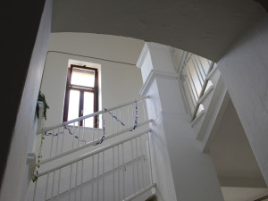 FOTO: Zahrada, polštáře k odpočinku, klec s ptáky. Jihlavská ScioŠkola ukázala nové prostory