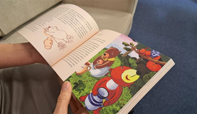 Muzeum Vysočiny vydává už druhou dvojjazyčnou knížku pro děti. Medvídek Mlsounek je psaný česko-ukrajinsky