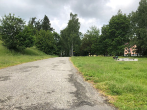 Novému grilovišti v Jihlavě zatím příliš nepřálo počasí. Během prvního měsíce sloužilo spíš jako lavička