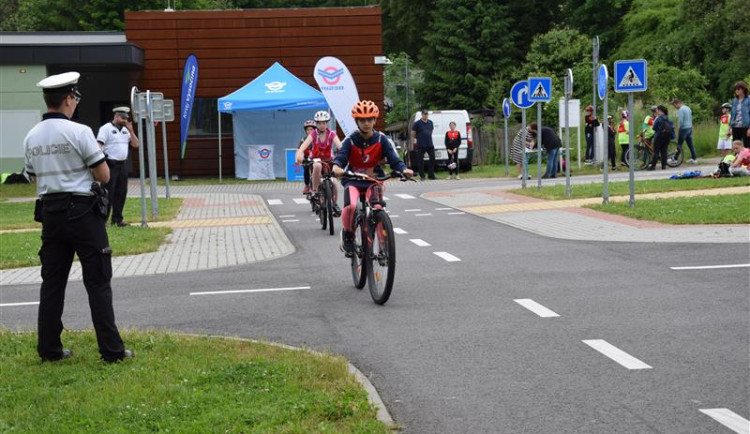 FOTO: V Jihlavě soutěžili mladí cyklisté. První místo brali žáci z Černovic a Radostína nad Oslavou