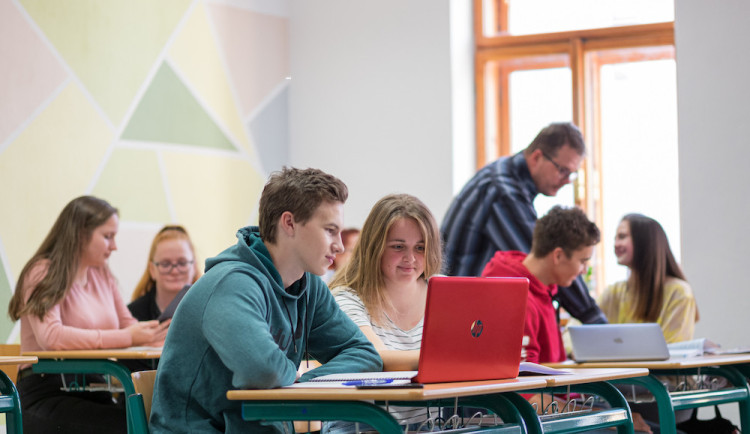 Na jižní Moravě chtějí, aby více dětí mělo maturitu. Kraj otevře nové střední školy