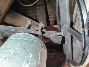 Stačilo málo a došlo by k neštěstí. Díky mláděti poštolky se v Cerekvi dozvěděli o poruše zvonu v kostele