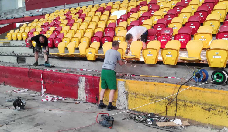 Demolice zimního stadionu začne 1. srpna, potrvá pět měsíců. Večery a víkendy bez bouracích kladiv