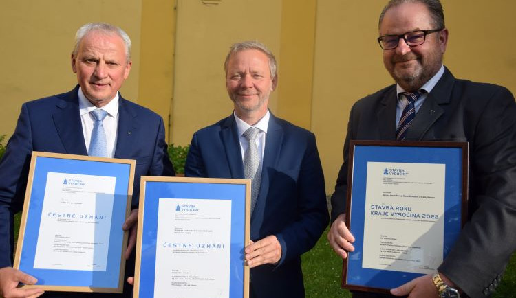 Sedm zpráv z Vysočiny: Kraj připravuje další kolo kotlíkových dotací, nasazuje nové vlaky a upravuje názvy škol