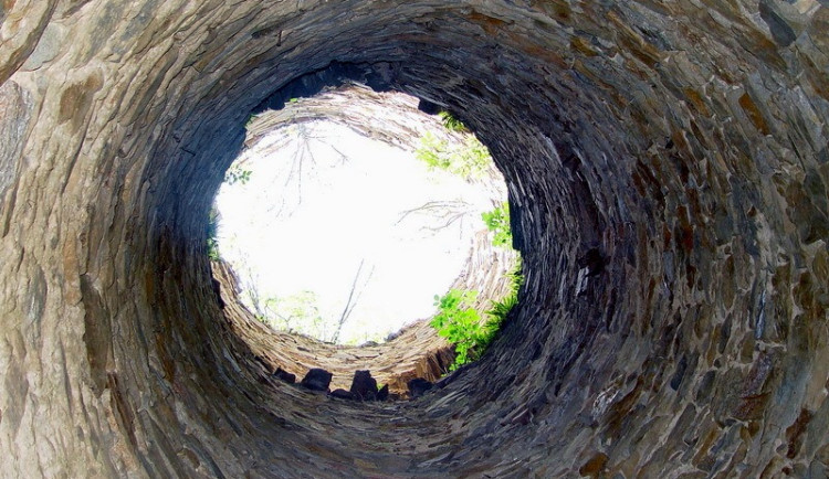 Zřícenina hradu Chřenovice na Havlíčkobrodsku