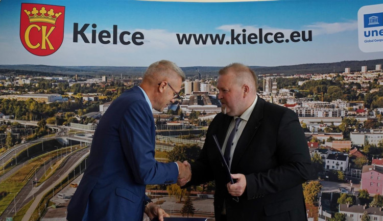 Třebíč má nového partnera, je jím polské město Kielce. Díky soše Švejka tam má stopu i Jaroslav Hašek