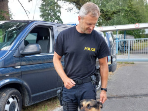 Sázavafest, den první. Silně opilý muž obtěžoval své okolí i hlídku, policie ho odvezla do Jihlavy na záchytku