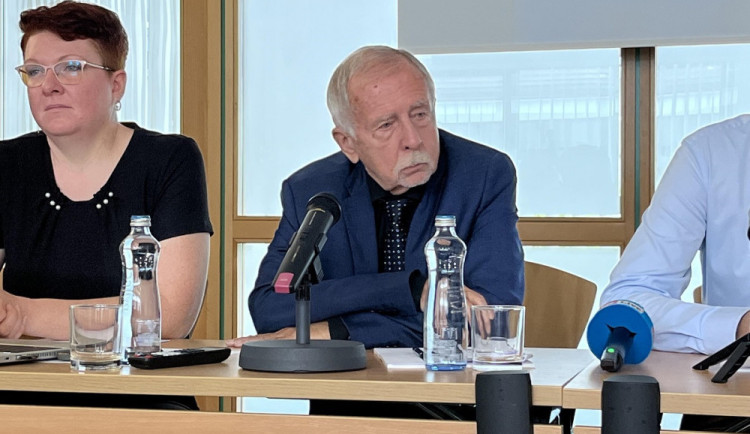 Křeček varuje před dětským ombudsmanem. Na funkci nemáme personál, strachuje se