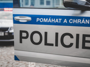 Policie hledá mladého muže, který s nožem v ruce přepadl benzinku v Meziříčí. Obrací se i na veřejnost