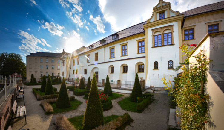 Kulaté jubileum Univerzity Palackého připomene na začátku září Absolventský den