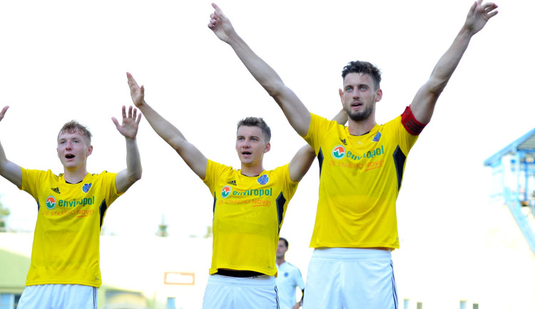 Sobotní bitva o první místo. Vysočina bude hájit neporazitelnost na hřišti pražské Dukly