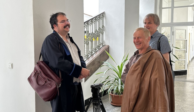 Jaroslav Popelka se svým advokátem Norbertem Naxerou