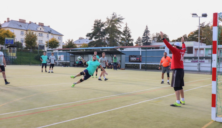 Autonot oprašuje zašlou slávu jihlavské národní házené. Muži po letech hrají druhou ligu, úvodní kolo hrají v sobotu
