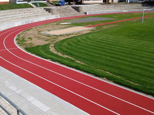 FOTO: Sportovní stadion Sokola v Telči prošel celkovou rekonstrukcí