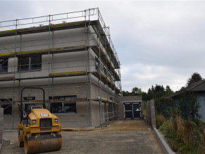 Podívejte se, jak pokračuje stavba krajského hospice za 83 milionů. V pondělí se začnou betonovat podlahy