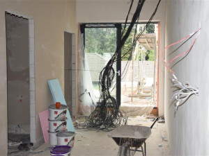 Podívejte se, jak pokračuje stavba krajského hospice za 83 milionů. V pondělí se začnou betonovat podlahy