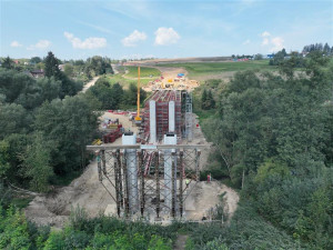 Od pondělí bez omezení. Řidiči na obchvatu Jihlavy naplno otestují dva nové kruhové objezdy