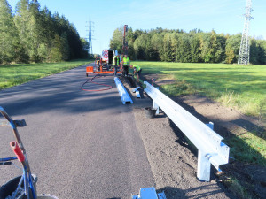 Rekonstrukce silnice na Havlíčkobrodsku jde do finále. Dělníci opravili výtluky, povrch a svodidla