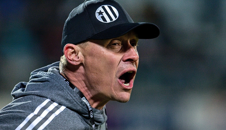 Dynamo přišlo na několik týdnů o Ondráška. Proč se trenérům nelíbily výkony Adedirana?