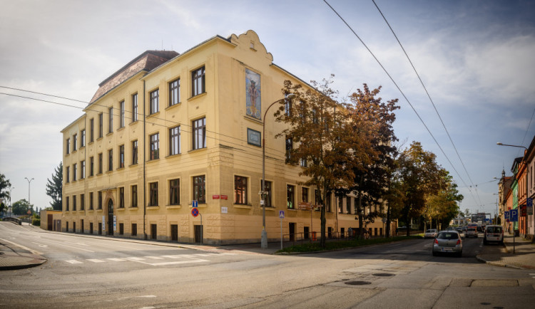 Stavba budovy Střední školy obchodní započala před 115 lety