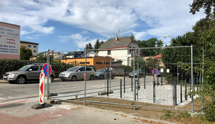 V Jihlavě vznikají vylepšená kontejnerová stání. Radnice na ně letos vyčlenila více než 4,5 milionu