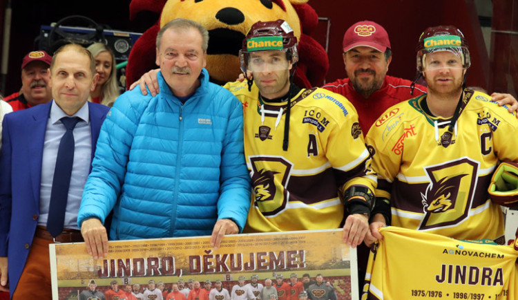 Zemřel Jindřich Hurda, legendární masér a kustod Dukly Jihlava. Byl to skvělý borec, vzpomínají hráči