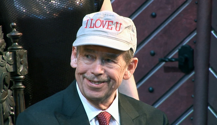 Ji.hlavu zahájí film o Václavu Havlovi. Cenu za přínos filmu převezme Béla Tarr