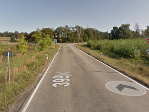 Rizikovou křižovatku u Vícenic čeká úprava. Přibude odbočovací pruh a změní se nejvyšší povolená rychlost