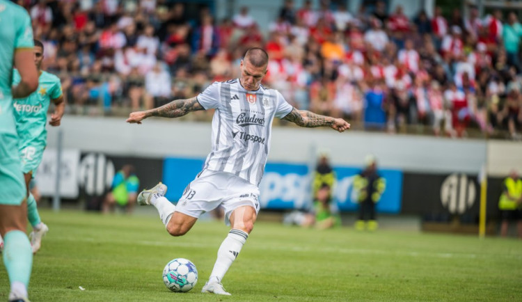 Ondrášek by se Dynamu mohl vrátit za tři týdny. Zajíc se opět zranil