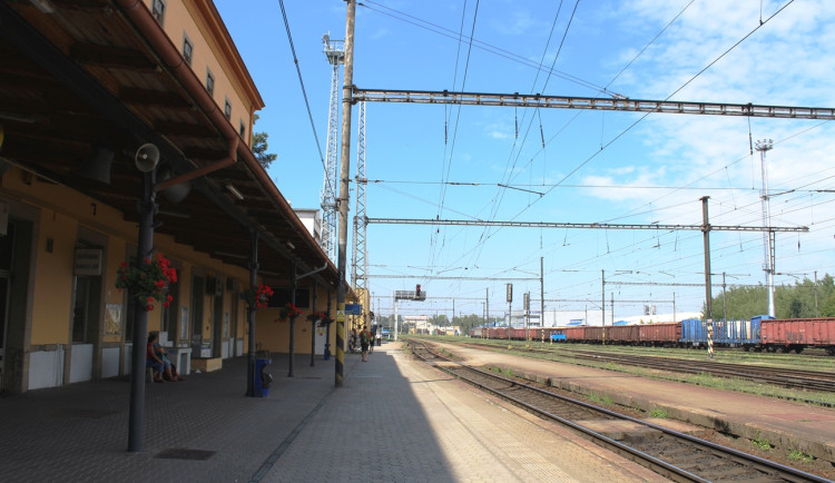 Před 136 lety vyjel první vlak z Jihlavy do Veselí nad Lužnicí. Stavba trati trvala dva roky, ve hře bylo více variant
