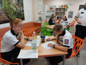 Dálniční policisté z Velkého Beranova hromadně darovali krev. Pro osm z nich to byla premiéra