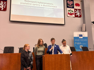 Studenti v Jihlavě diskutovali o jinakosti, LGBT, dezinformacích nebo i umělé inteligenci