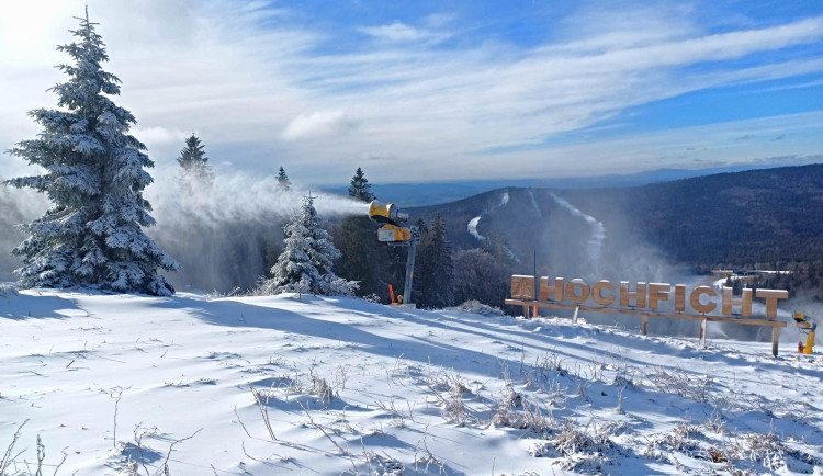 Skiareály Lipno a Zadov nechaly ceny skipasů stejné jako loni. Hochficht zdražil asi o deset procent