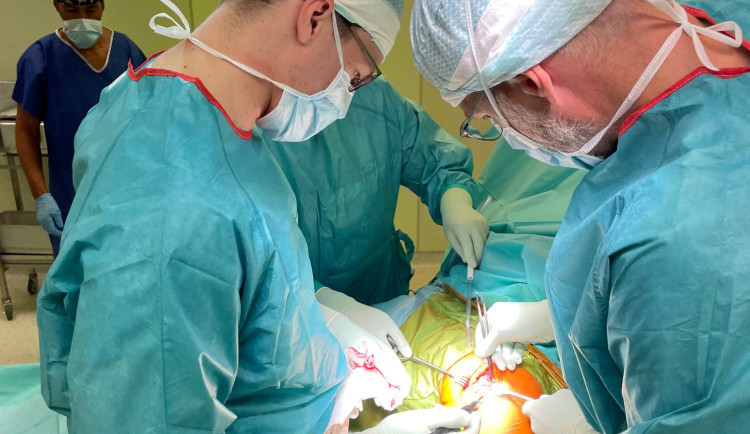 O rušení plánovaných operací se pacienti jihlavské nemocnice dozví příští týden