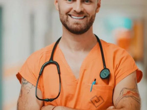 Každá situace, do které letíme s vrtulníkem, je vyhrocená, říká lékař a influencer z donucení Marek Dvořák