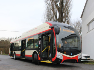 Jihlava bude mít poprvé v historii vánoční trolejbus. Bude vonět po vanilce, cestující v něm uslyší koledy