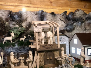 VIDEO: Rohozná má nový pohyblivý betlém. Mluvené slovo točil Ondra Vetchý na své chatě na Čeřínku