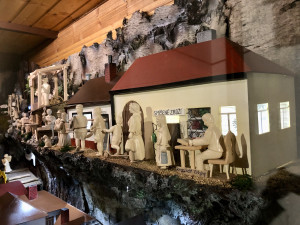 VIDEO: Rohozná má nový pohyblivý betlém. Mluvené slovo točil Ondra Vetchý na své chatě na Čeřínku