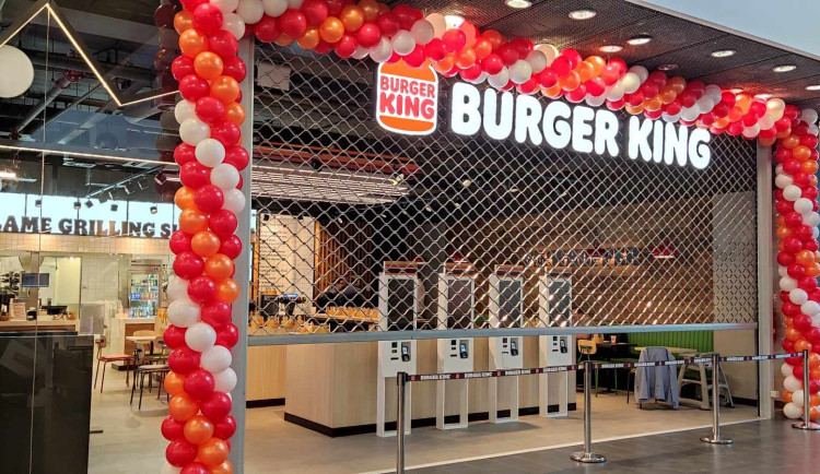 Místo burgerů jen poukázky. Burger Kingu slavnostní otevření v Cityparku nevyšlo, plány zhatil nefunkční gril