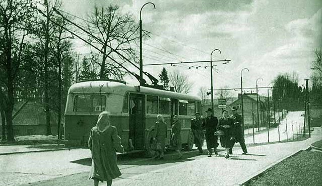 FOTO: Trolejbusy v Jihlavě dnes slaví 75. výročí. Vozy označené písmeny? V naší zemi naprostá rarita