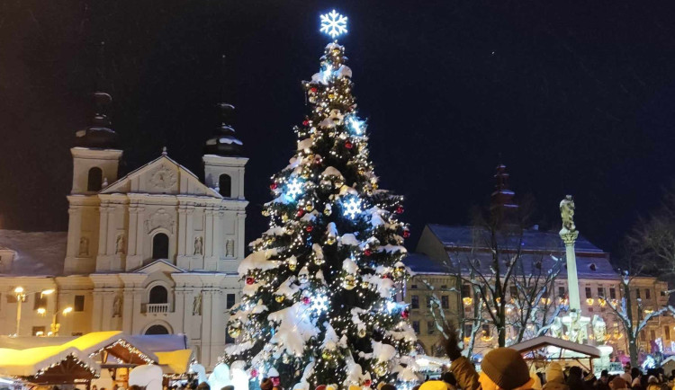 POLITICKÁ KORIDA: Jak se zastupitelům líbí vánoční výzdoba v Jihlavě? Jaké mají plány do příštího roku?