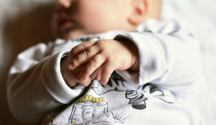 Prvním miminkem roku je Filip. Narodil se v jablonecké porodnici