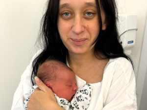 Na prvního letošního občánka Vysočiny Makara doma čeká devítiletá sestra. Dnes ho přišel pozdravit hejtman