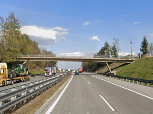 Demolice zchátralého mostu nad D1 u Řehořova bude stát přes dva miliony